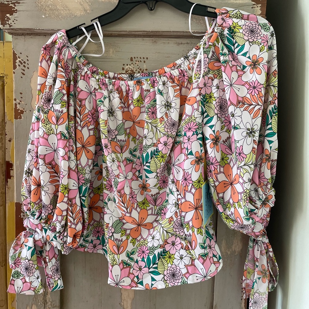 Women top/cece